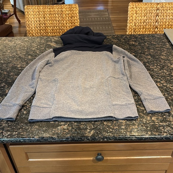 Auburn Under Armour hoodie - Picture 6 of 10